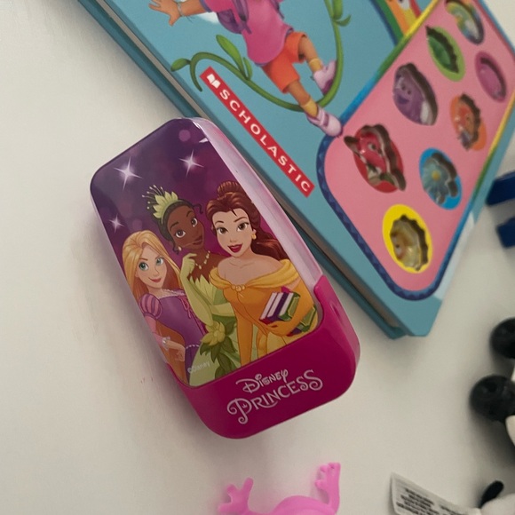 Random Kid Bundle - Picture 6 of 7